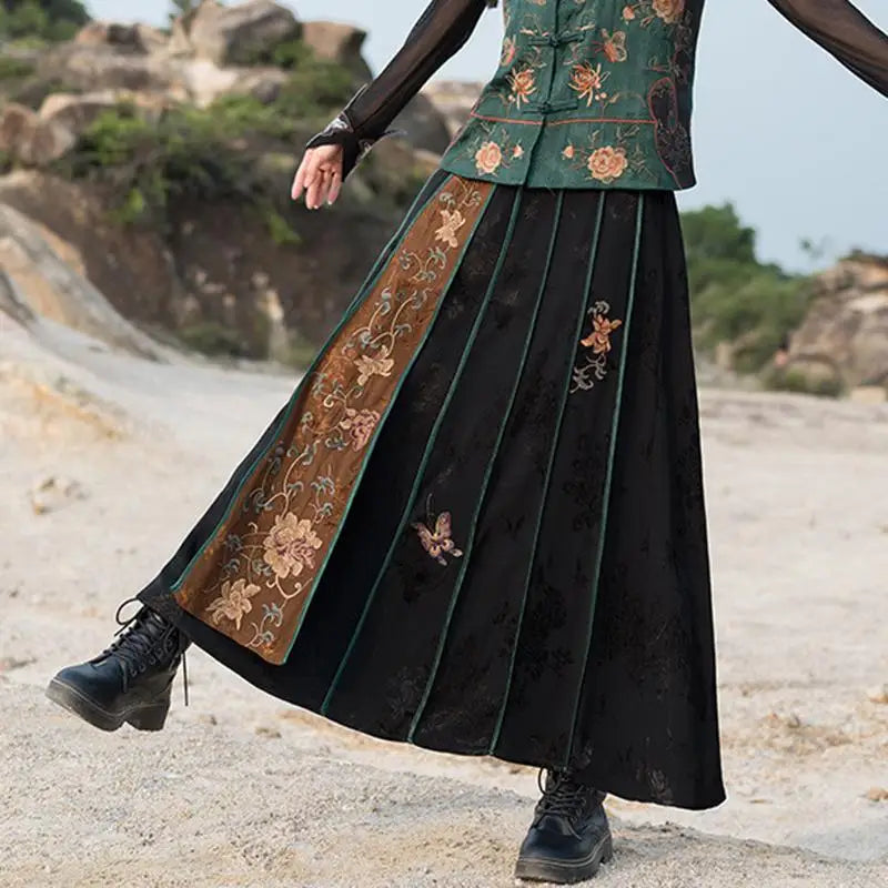 High Quality Floral Embroidery Long Skirt Women New Arrival 2025 Spring Chinese Style Vintage Ladies Elegant A-line Skirts M932